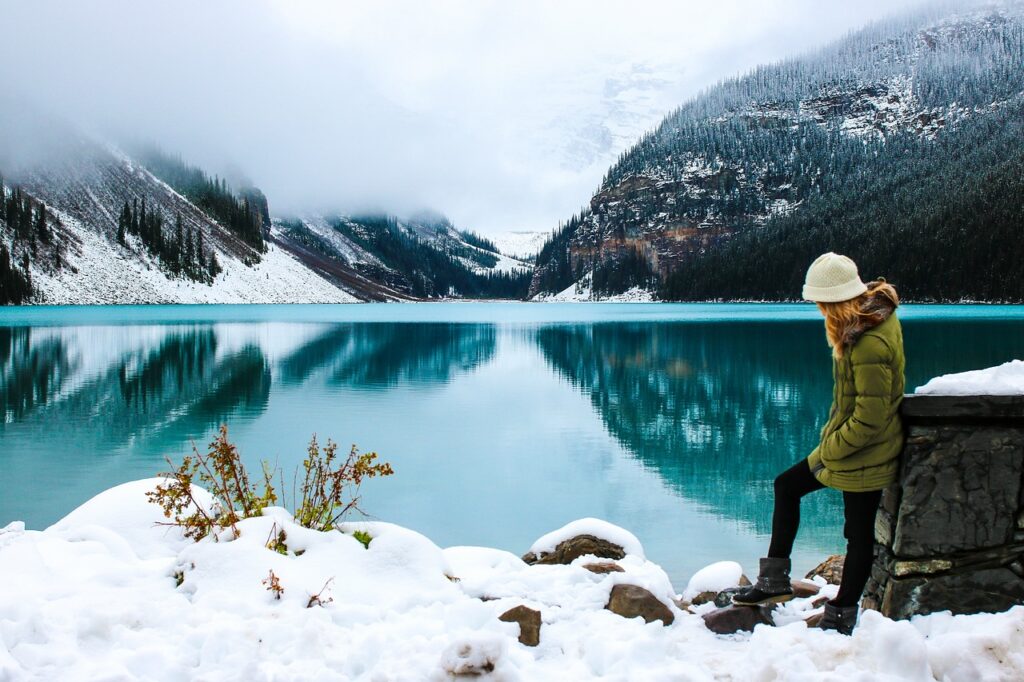 woman, hike, lake-2896389.jpg